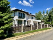 Продажа дома Променад 587 м² Киевское шоссе - Гостиная, холл - foto_lr1